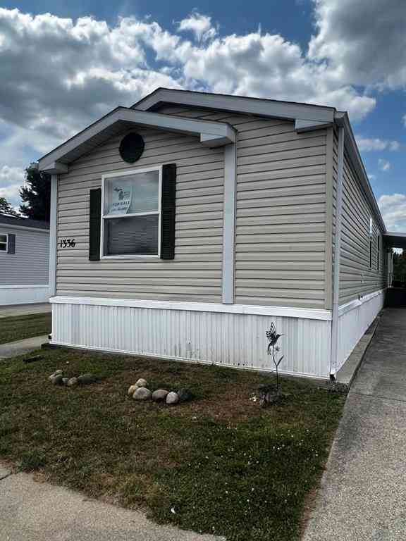 Homes For Sale - 1336 John Ross Drive <br/> Kalamazoo, MI 49009