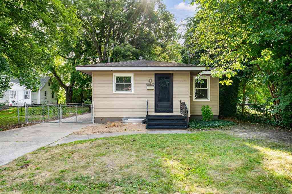 Homes For Sale - 1874 Crowley Street <br/> Muskegon, MI 49441