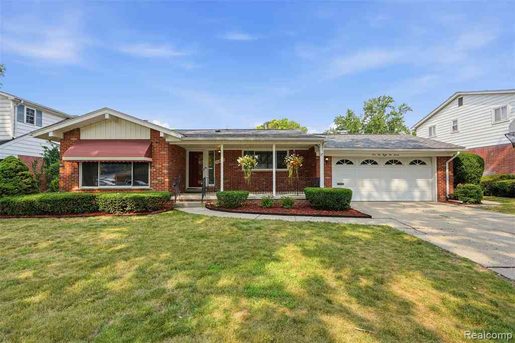 Homes For Sale - 16827 Surrey Street <br/> Wayne County, Livonia, MI 48154