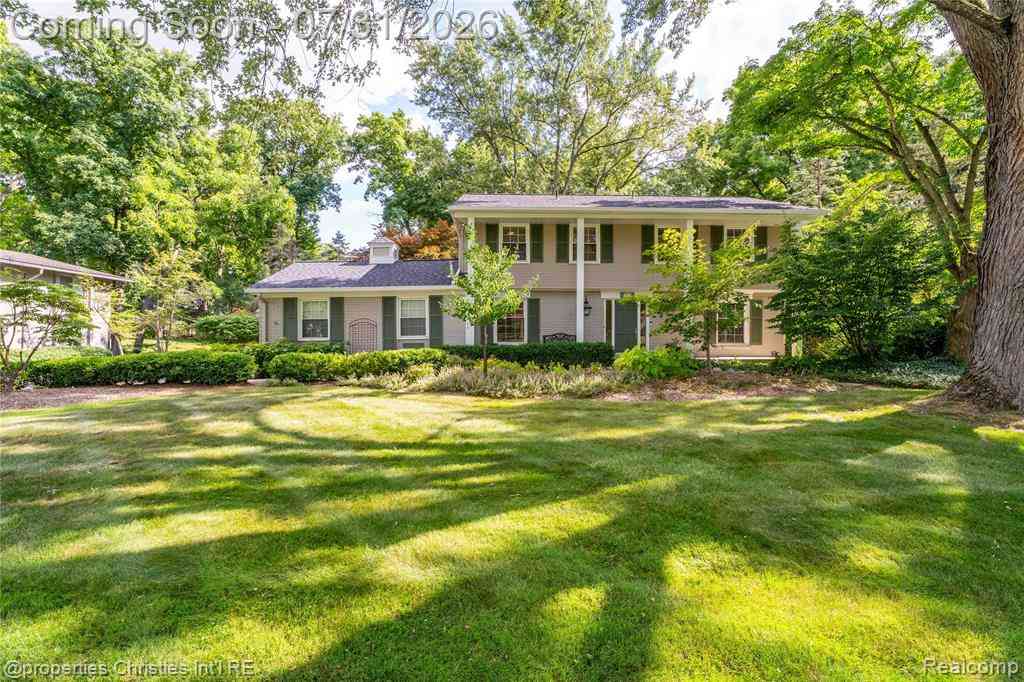 Homes For Sale - 712 E Valley Chase Road <br/> Bloomfield Hills, MI 48304