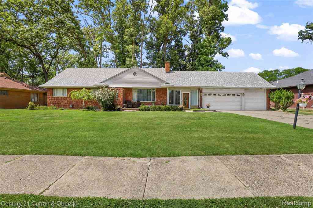 Homes For Sale - 675 Woodcrest Drive <br/> Dearborn, MI 48124