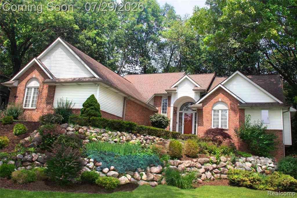 Homes For Sale - 7781 Partridge Hill Drive <br/> Livingston County, Brighton, MI 48116