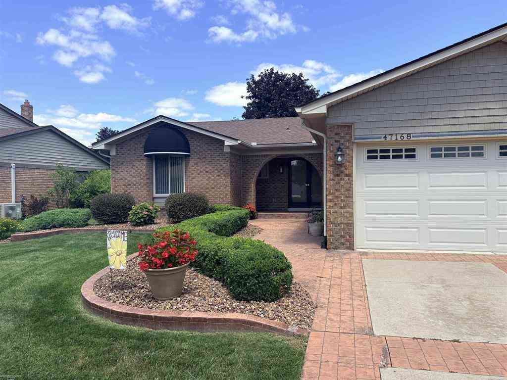 Homes For Sale - 47168 Blueridge Drive <br/> Macomb, MI 48044
