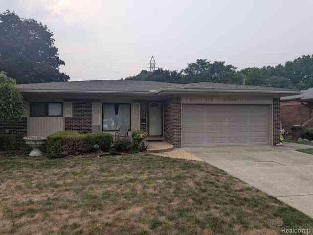 Homes For Sale - 35209 Cathedral Drive <br/> Macomb County, Sterling Heights, MI 48312