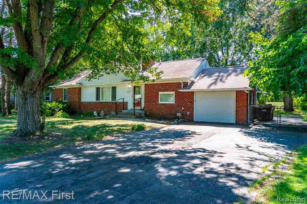 Homes For Sale - 42471 Utica Road <br/> Macomb County, Sterling Heights, MI 48314