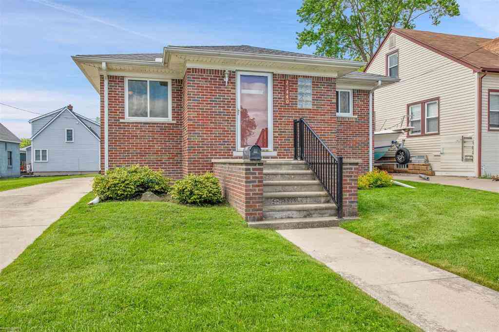Homes For Sale - 22440 Beach Street <br/> Saint Clair Shores, MI 48081