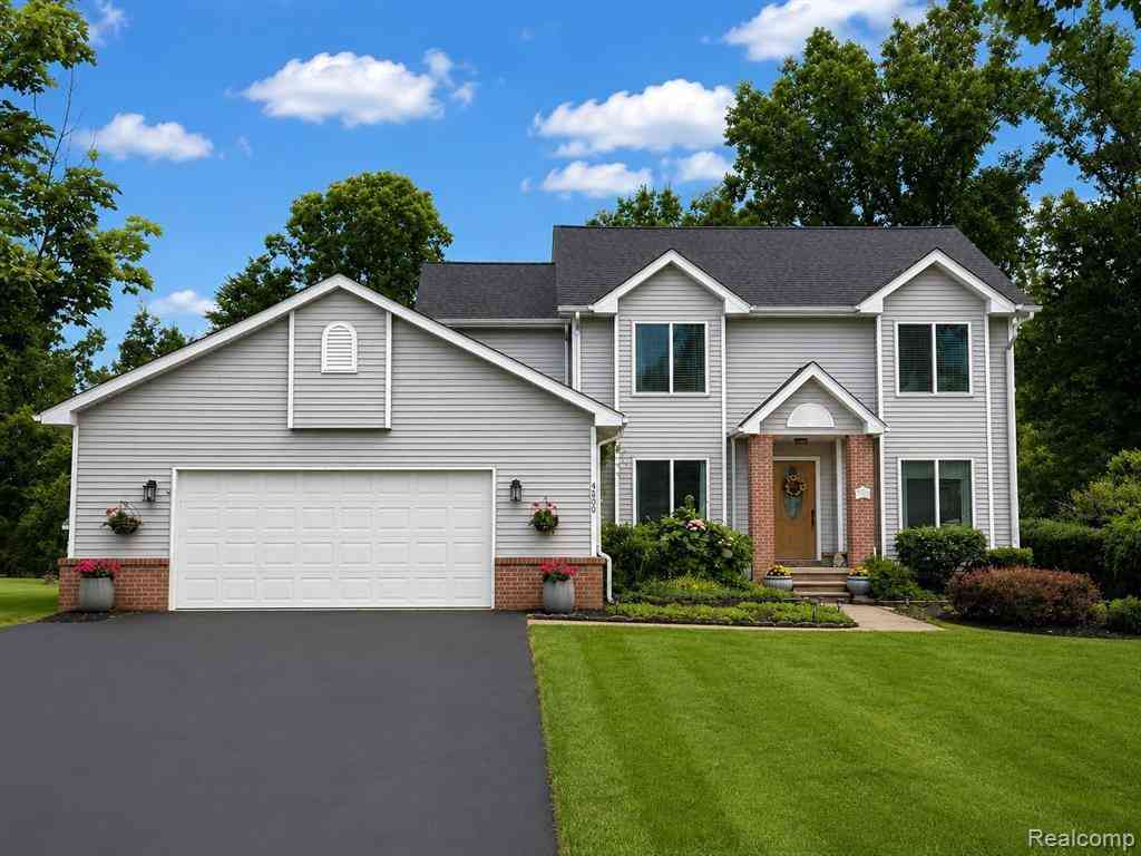 Homes For Sale - 4600 River Hills Court <br/> Livingston County, Brighton, MI 48114
