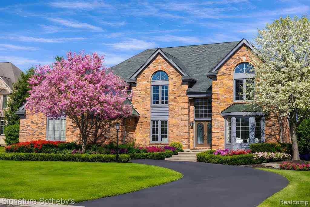 Homes For Sale - 2532 Cedar Brook Court <br/> Rochester, MI 48309