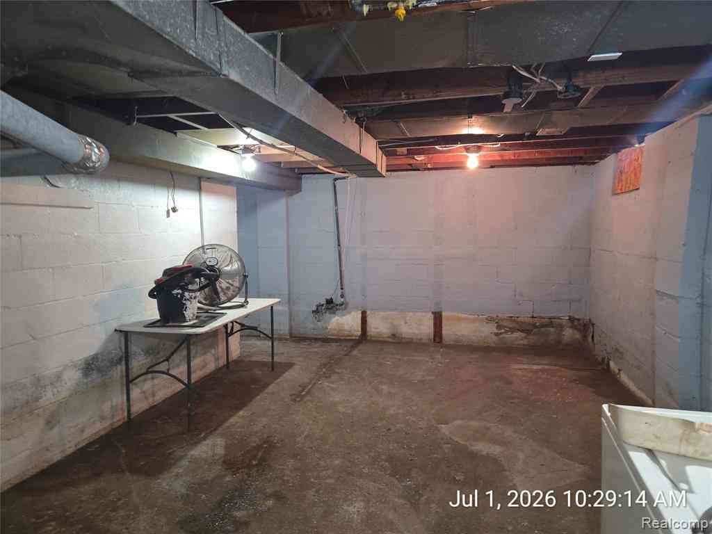 Homes For Sale - 8499 Westwood Street <br/> Detroit, MI 48228