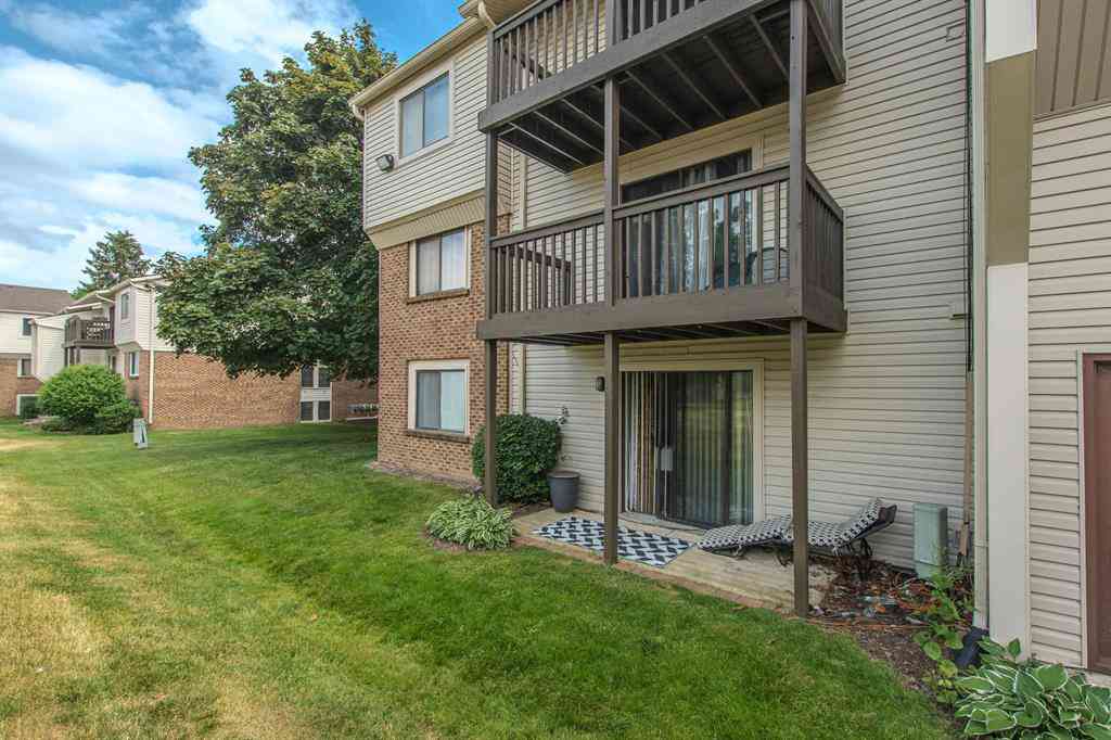 Condo For Sale - 30078 W 12 Mile Road  #99<br/> Farmington Hills, MI 00000