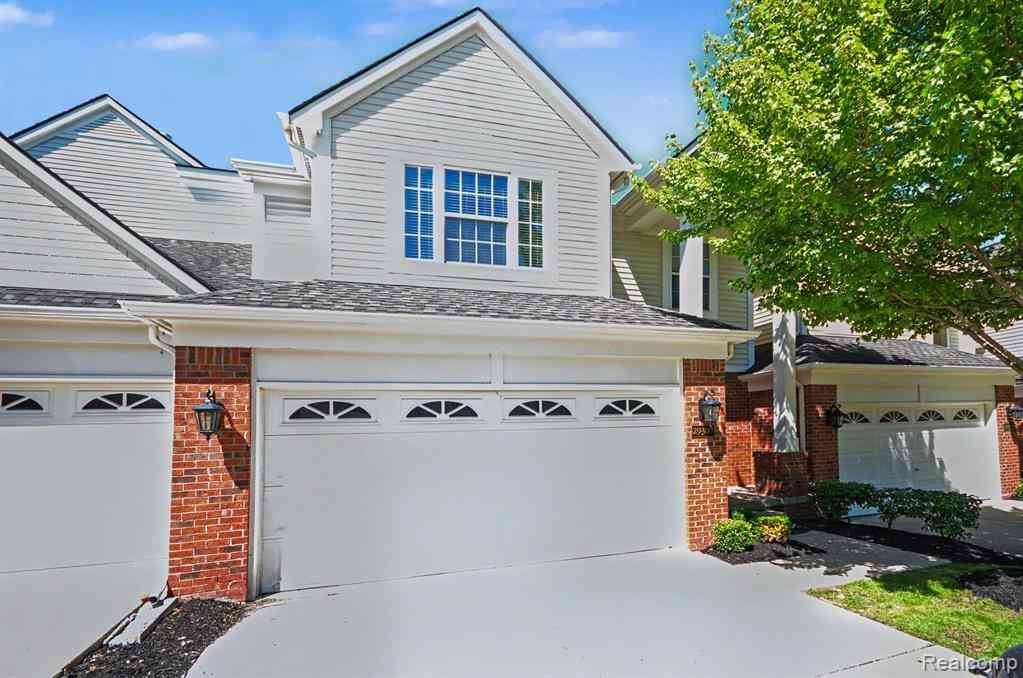 Condo For Sale - 29307 Douglas Drive <br/> Novi, MI 48377