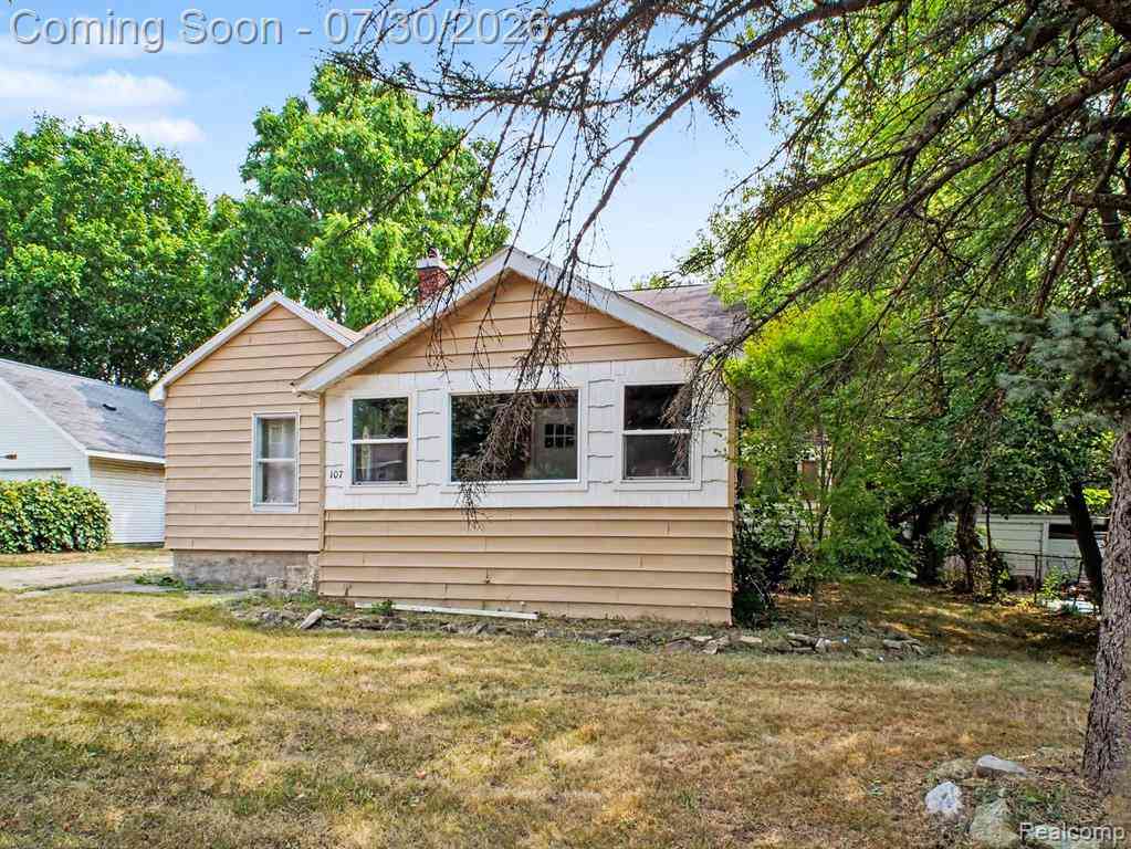 Homes For Sale - 107 S Oak Street <br/> Durand, MI 48429