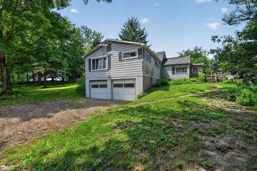 Homes For Sale - 5472 Cemetery Road <br/> Tuscola County, Kingston, MI 48741