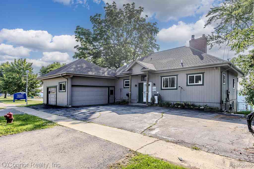 Homes For Sale - 3800 Military Street <br/> Saint Clair County, Port Huron, MI 48060