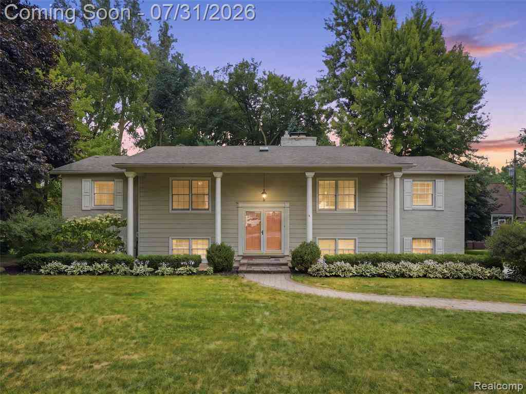 Homes For Sale - 138 Aintree Road <br/> Rochester, MI 48306