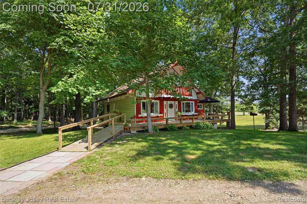 Homes For Sale - 10011 Fieldcrest Drive <br/> Livingston County, Brighton, MI 48116