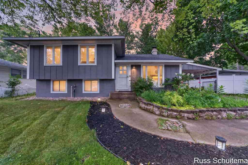 Homes For Sale - 680 August Road <br/> Norton Shores, MI 49441