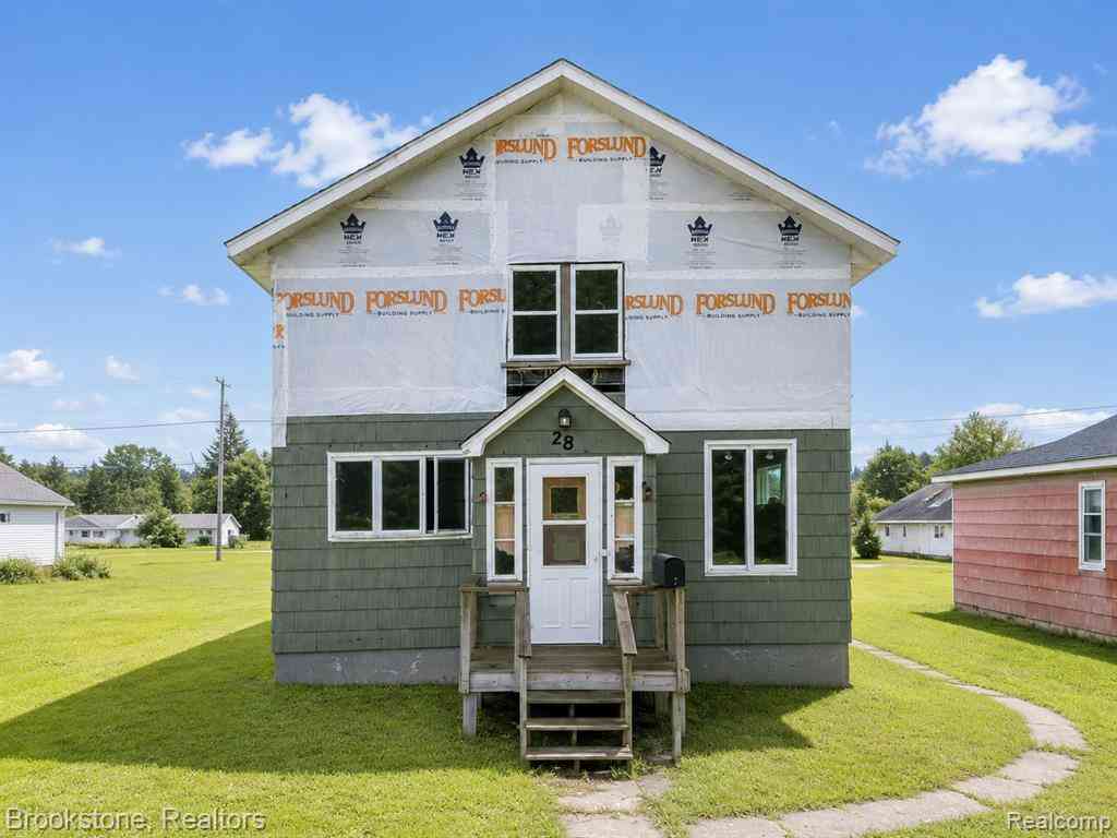 Homes For Sale - 28 N 5th Avenue <br/> Iron River, MI 49935