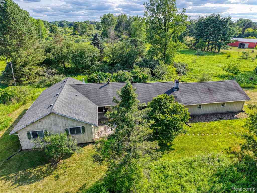 Homes For Sale - 9671 Coon Lake Road <br/> Livingston County, Gregory, MI 48137