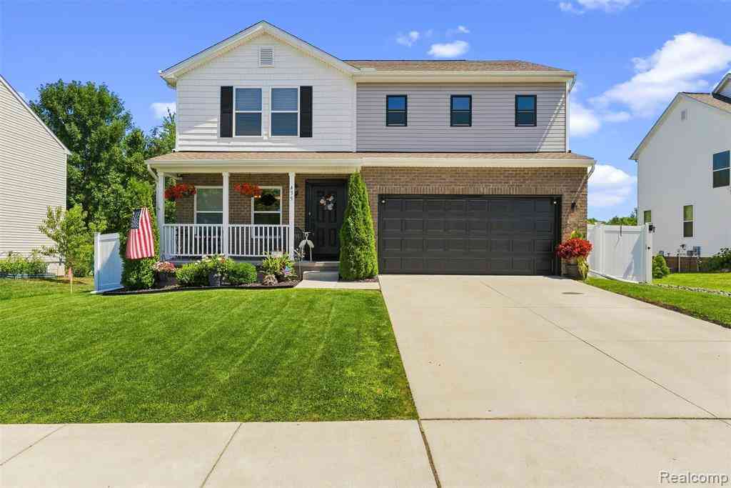 Homes For Sale - 435 Old Farm Lane <br/> Lapeer, MI 48446