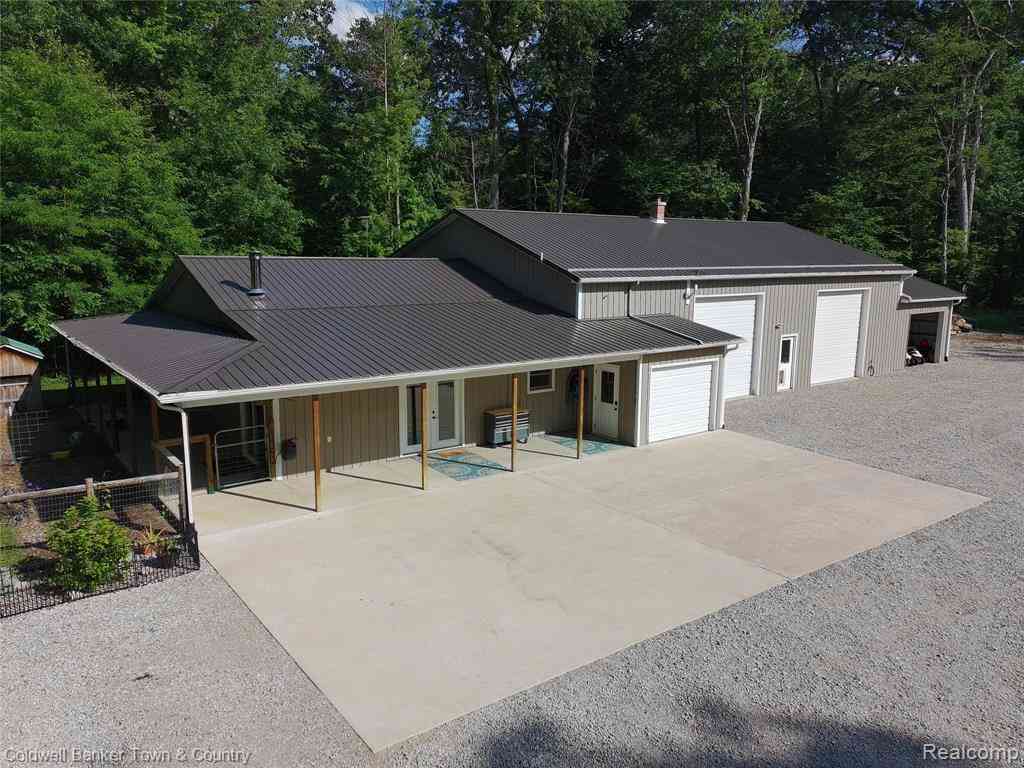 Homes For Sale - 6150 Fleming Road <br/> Livingston County, Fowlerville, MI 48836