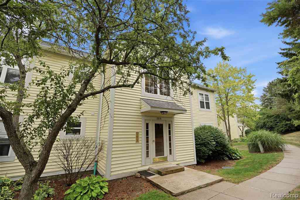 Condo For Sale - 2215 S Huron Parkway  #1<br/> Ann Arbor, MI 48104