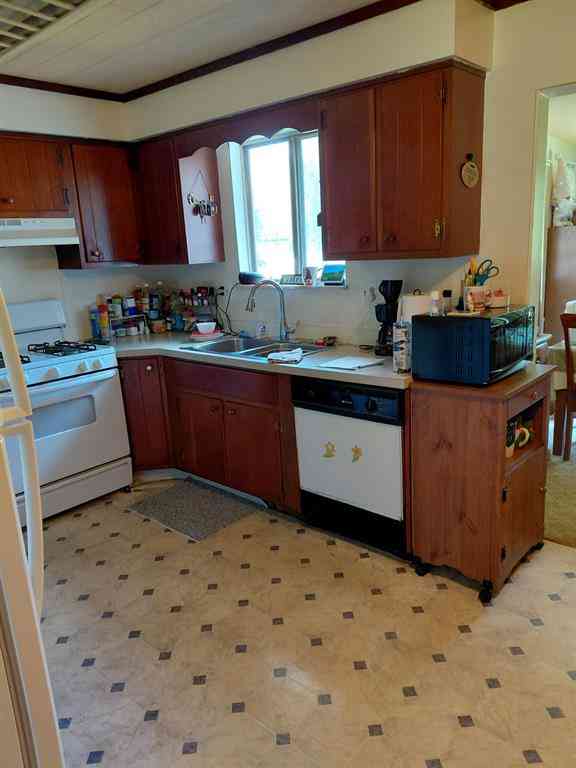 Homes For Sale - 7946 Chalet  <br/> Saginaw, MI 48609