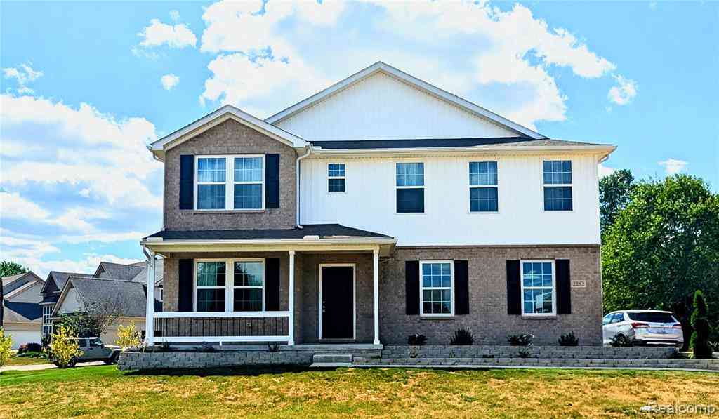 Homes For Sale - 2252 Lake Ridge Drive <br/> Grand Blanc, MI 48439