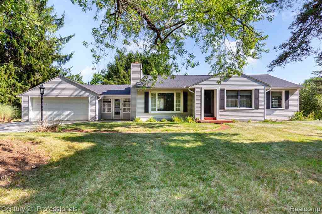 Homes For Sale - 1365 E Buell Road <br/> Rochester, MI 48306