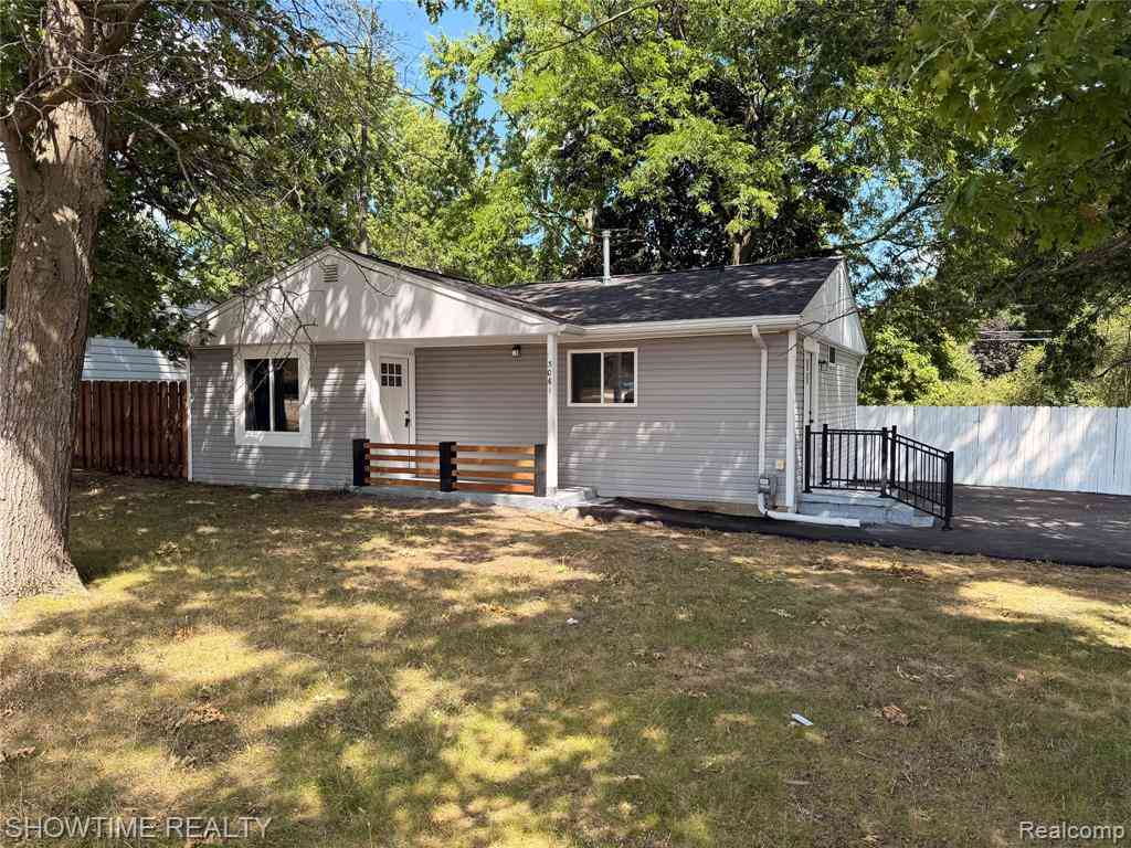 Homes For Rent - 3061 Culbertson Avenue <br/> Rochester, MI 48307