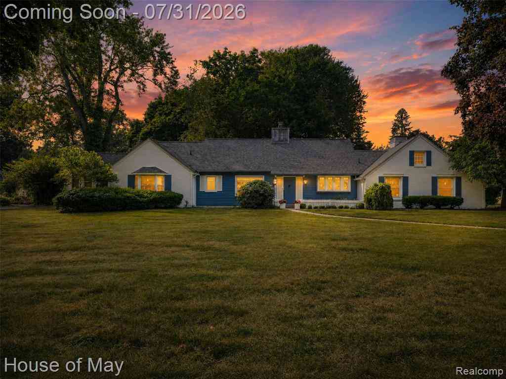 Homes For Sale - 4120 Orchard Way <br/> Bloomfield Hills, MI 48301