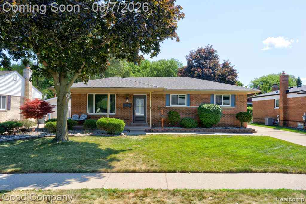 Homes For Sale - 8926 Independence Drive <br/> Sterling Heights, MI 48313
