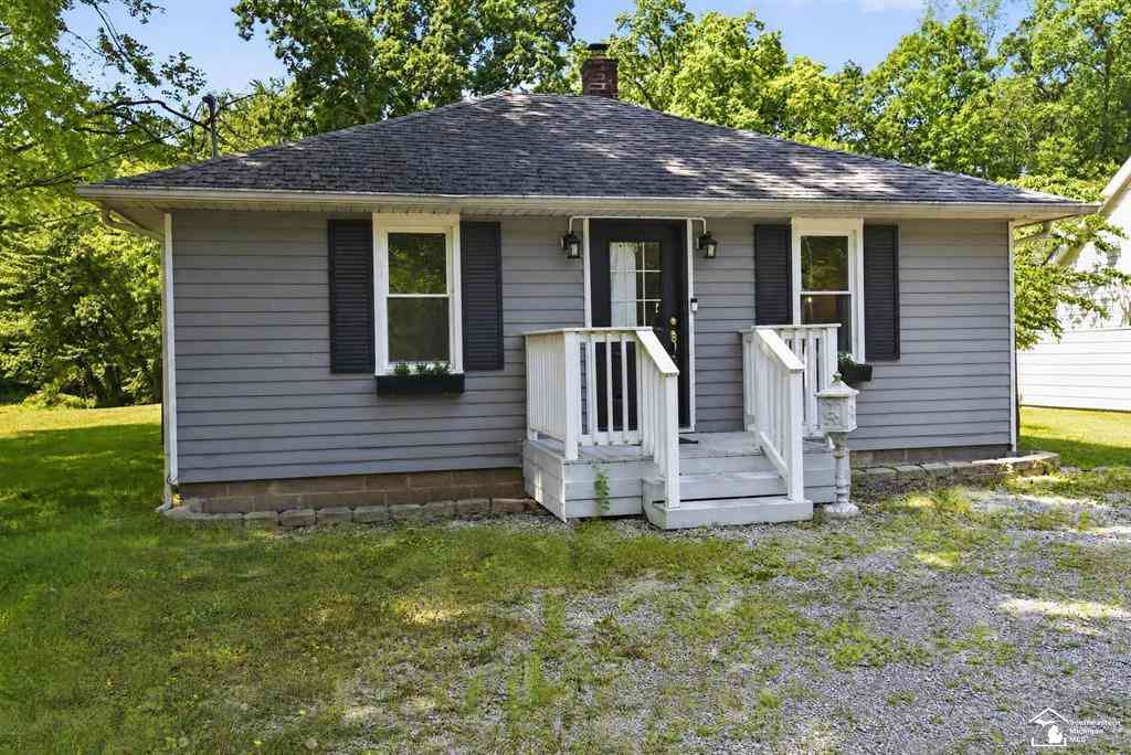 Homes For Sale - 7871 Summerfield Road <br/> Lambertville, MI 48144