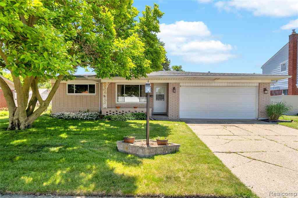 Homes For Sale - 4840 Iowa Drive <br/> Warren, MI 48092