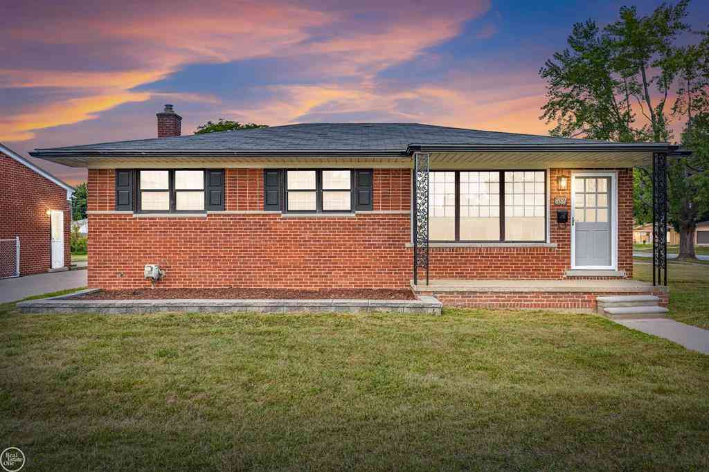 Homes For Sale - 8587 Christine Street <br/> Warren, MI 48093