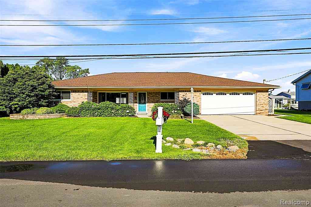 Homes For Sale - 38119 Mallast Street <br/> Harrison Township, MI 48045