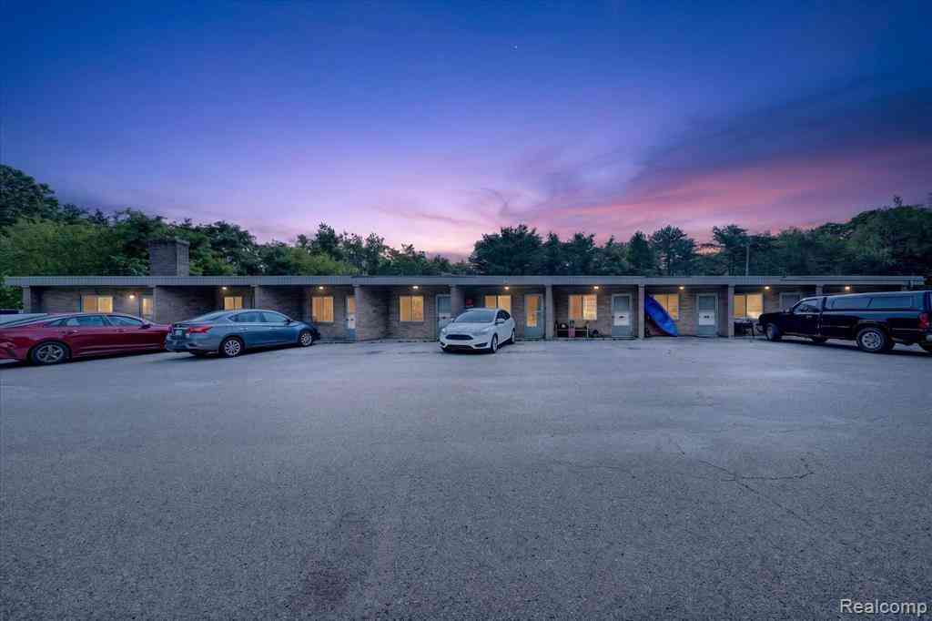Condo For Rent - 16001 Dixie Highway <br/> Oakland County, Holly, MI 48442