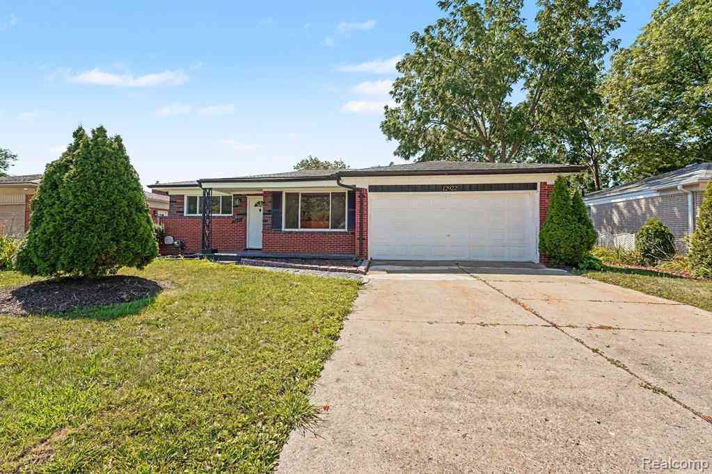 Homes For Sale - 12922 E 13 Mile Road <br/> Warren, MI 48088