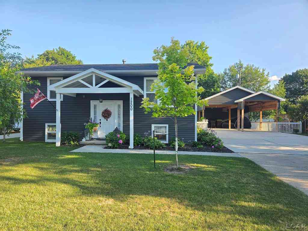 Homes For Sale - 1200 W Pottawatamie Street <br/> Tecumseh, MI 49286