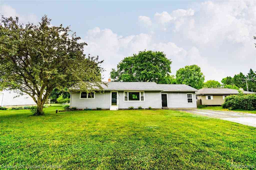 Homes For Sale - 5260 Rives Junction Road <br/> Jackson, MI 49201