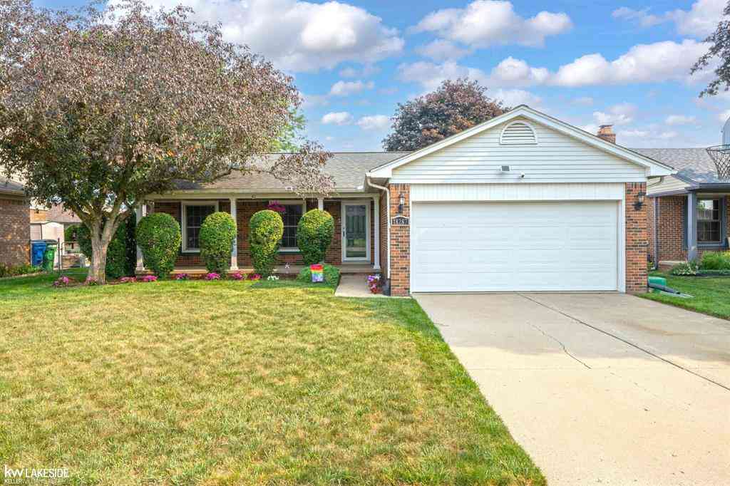 Homes For Sale - 18287 Red Oaks Drive <br/> Macomb County, Macomb, MI 48044