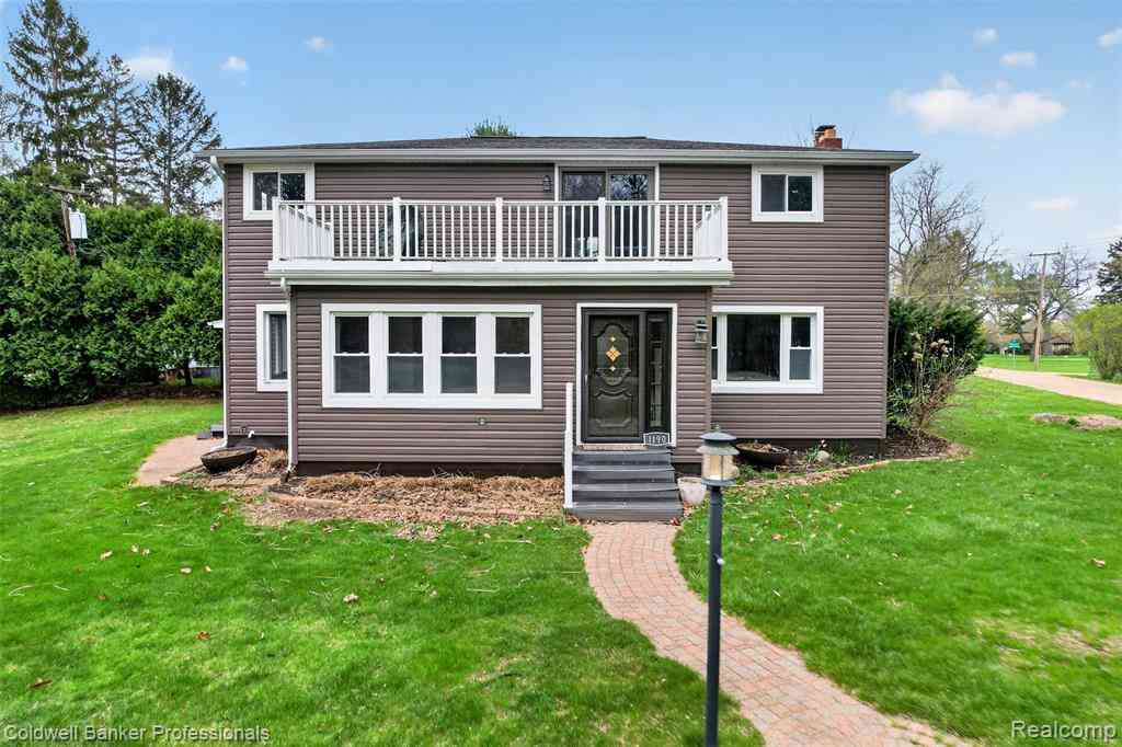 Homes For Sale - 1190 Olander Drive <br/> Lapeer, MI 48446