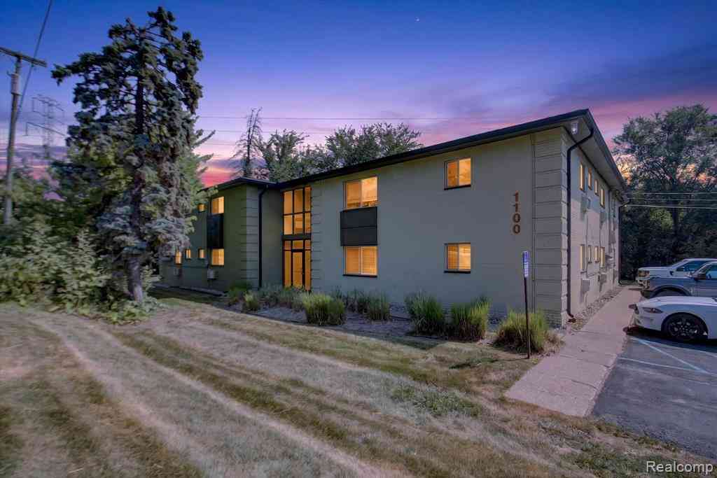 Condo For Rent - 1050 N Adams Road  #217<br/> Birmingham, MI 48009