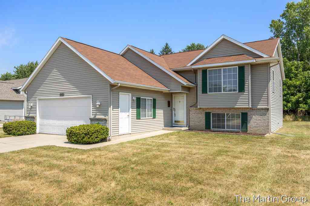 Homes For Sale - 1930 Mullins Avenue Nw NW<br/> Grand Rapids, MI 49534