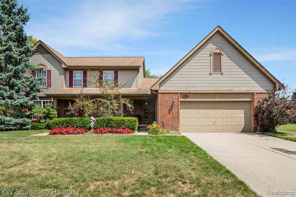 Homes For Sale - 2933 Remington Oaks Lane <br/> West Bloomfield, MI 48324