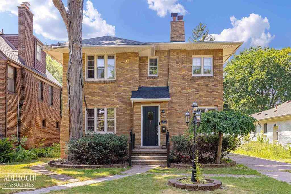Homes For Sale - 627 Washington Road <br/> Wayne County, Grosse Pointe, MI 48230