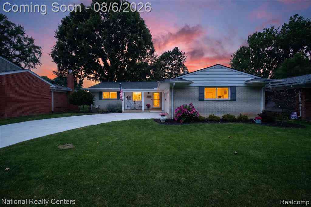 Homes For Sale - 36756 Sherwood Street <br/> Wayne County, Livonia, MI 48154