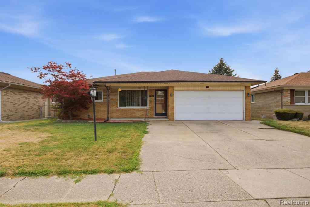Homes For Sale - 25805 Berkshire Street <br/> Macomb County, Roseville, MI 48066