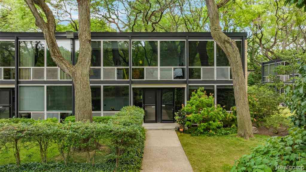 Condo For Sale - 1349 Joliet Place <br/> Detroit, MI 48207