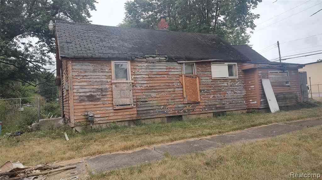 Homes For Sale - 2401 Kansas Avenue <br/> Genesee County, Flint, MI 48506